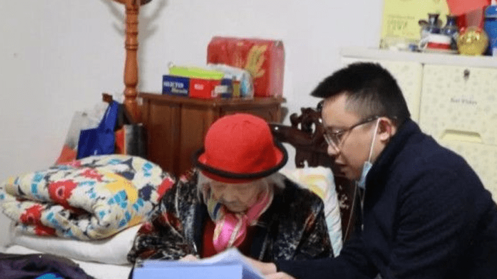 93岁老战士捐出积蓄,你支持吗?