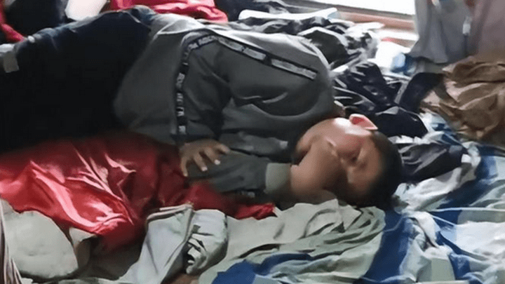3未成年逼男童吃粪便,4.5万和解是否让法律失去了尊严?