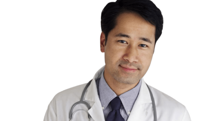 7成受访医生临床年收入不足10万,你如何看待医生反映薪酬偏低的现象?