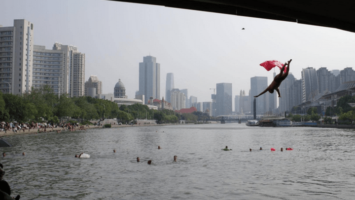 天津网红跳水点两天14人被救起,是否应该统一管理?