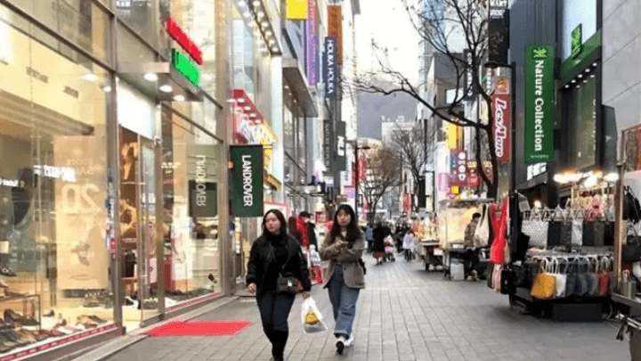韩国超半数未婚青年因互不认同不与异性交往，我国也普遍存在这种情况吗？