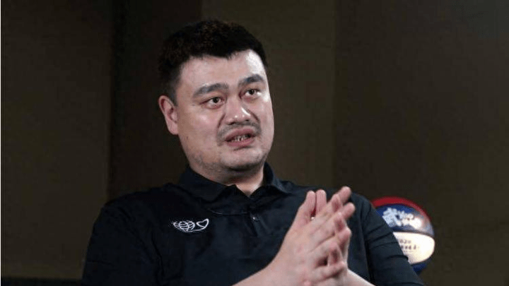 姚明谈“辞职回家"：两种担责办法，我都能接受，你怎么看？